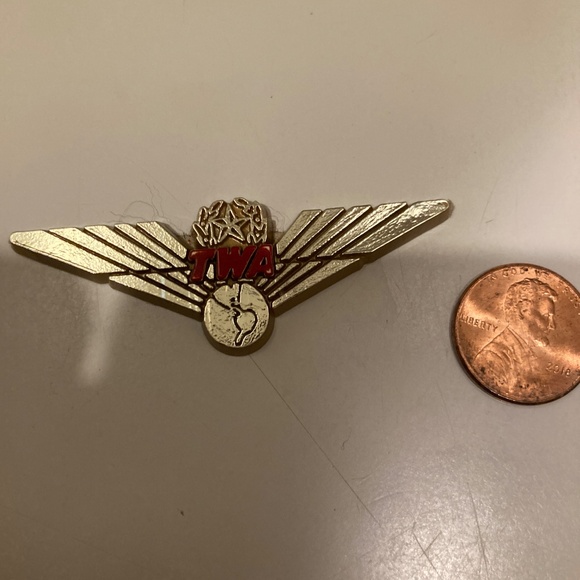 Vintage TWA Flight Childs Junior Pilot Flight Wings Pin With Adhesive back - Picture 3 of 3